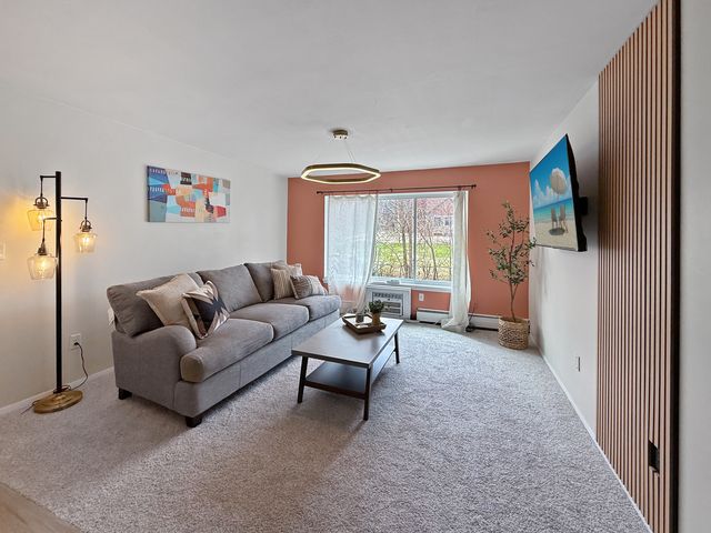 124 N Whistler Avenue B8, Freeport, IL 61032