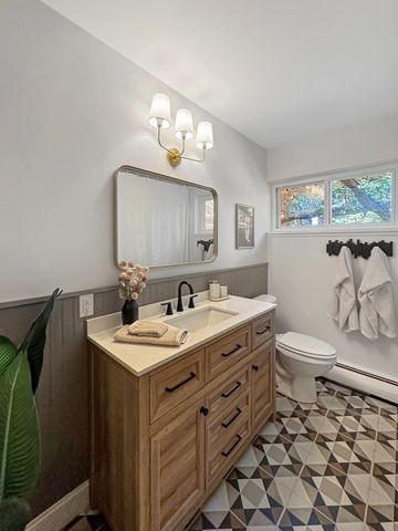 124 N Whistler Avenue B8, Freeport, IL 61032