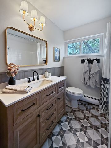 124 N Whistler Avenue B8, Freeport, IL 61032