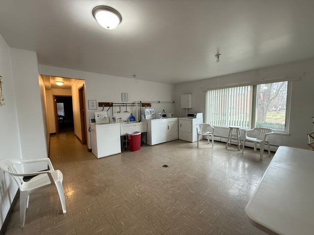 124 N Whistler Avenue B8, Freeport, IL 61032