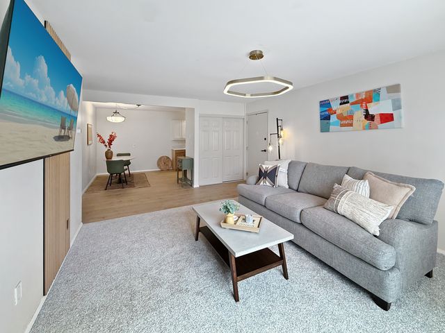 124 N Whistler Avenue B8, Freeport, IL 61032