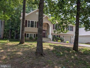 305 BIRDIE RD, Locust Grove, VA 22508
