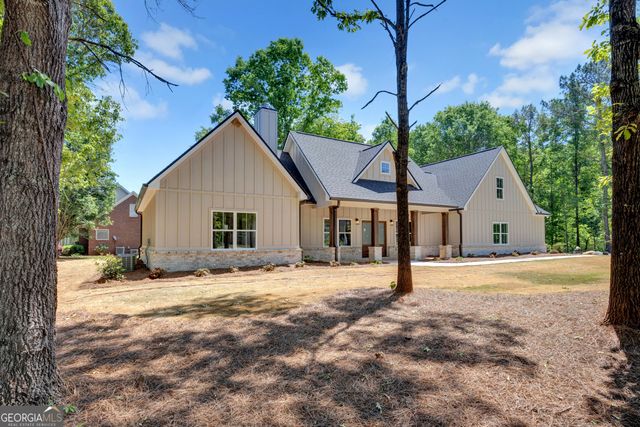 108 Woodcrest Drive, Jackson, GA 30233