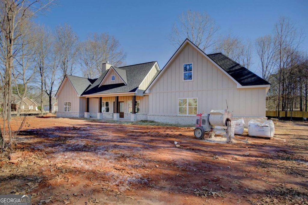 108 Woodcrest Drive, Jackson, GA 30233