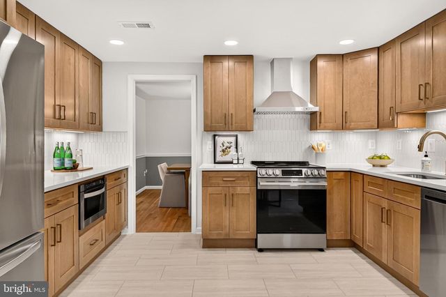 4018 ROBERTSON BLVD, Alexandria, VA 22309