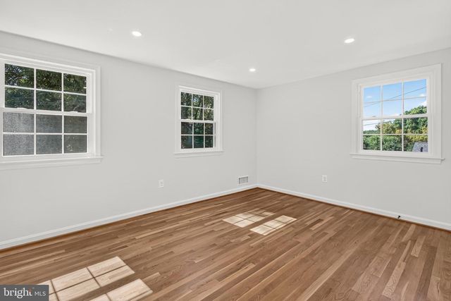 4018 ROBERTSON BLVD, Alexandria, VA 22309