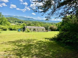320 Hance Way, Dandridge, TN 37725