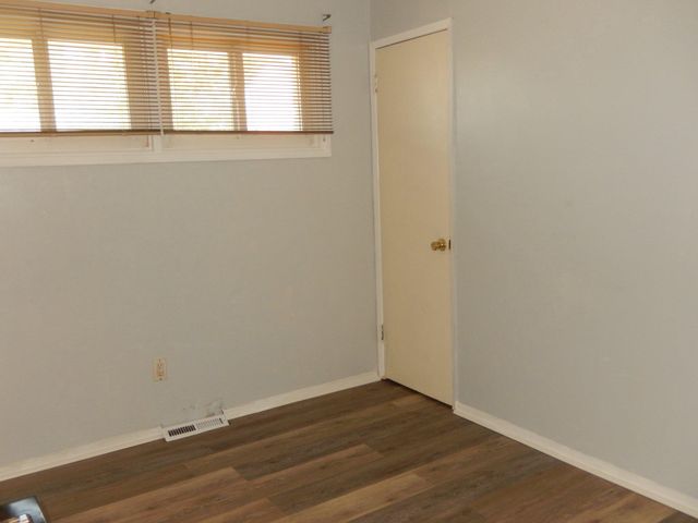 2503 LAUREL DR, Bristol, PA 19007
