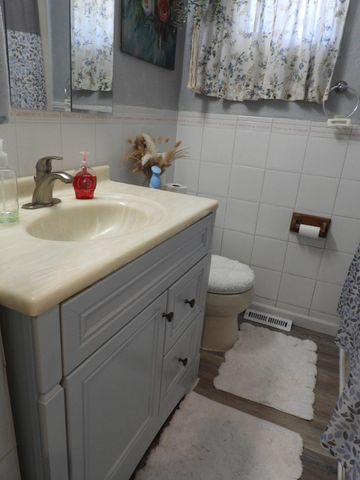 2503 LAUREL DR, Bristol, PA 19007