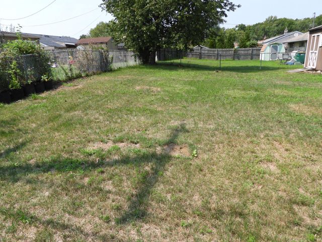 2503 LAUREL DR, Bristol, PA 19007
