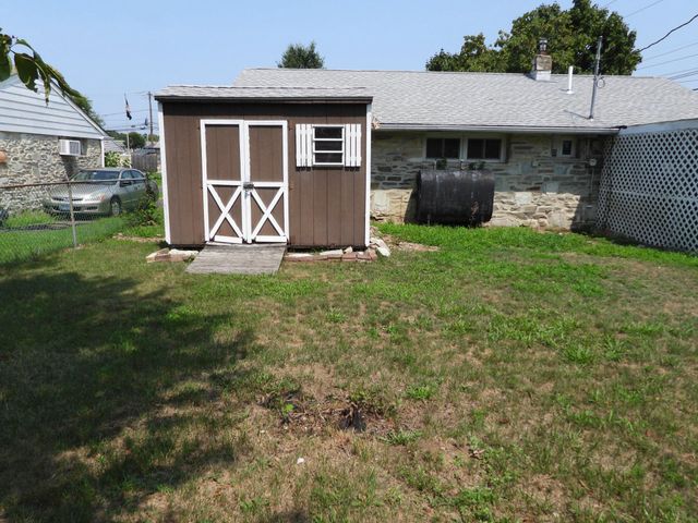 2503 LAUREL DR, Bristol, PA 19007