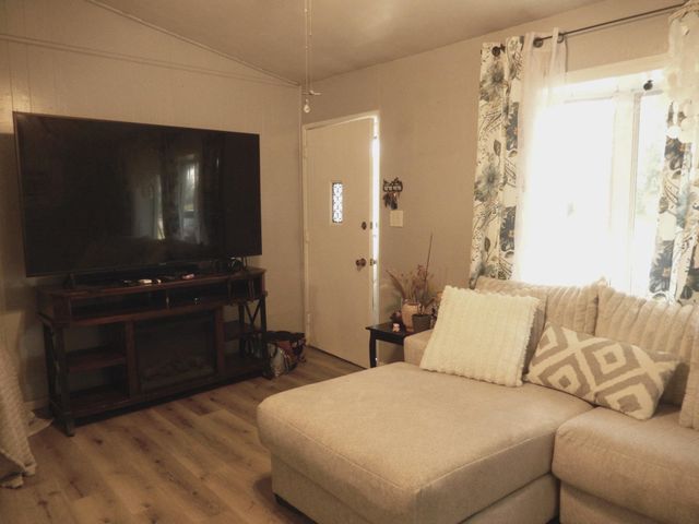 2503 LAUREL DR, Bristol, PA 19007