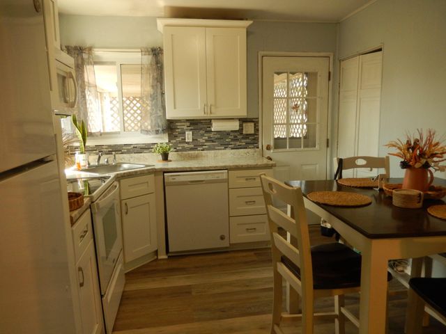 2503 LAUREL DR, Bristol, PA 19007