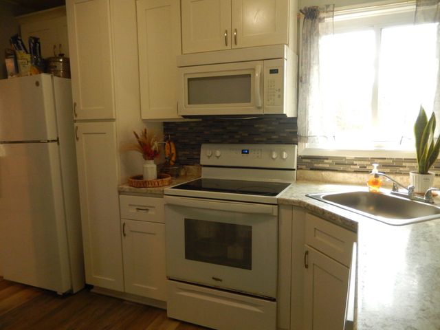 2503 LAUREL DR, Bristol, PA 19007