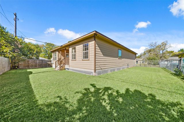 5602 Belmark Street, Houston, TX 77033