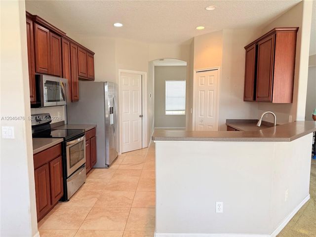 3762 SW Darby Ln, Port St. Lucie, FL 34953