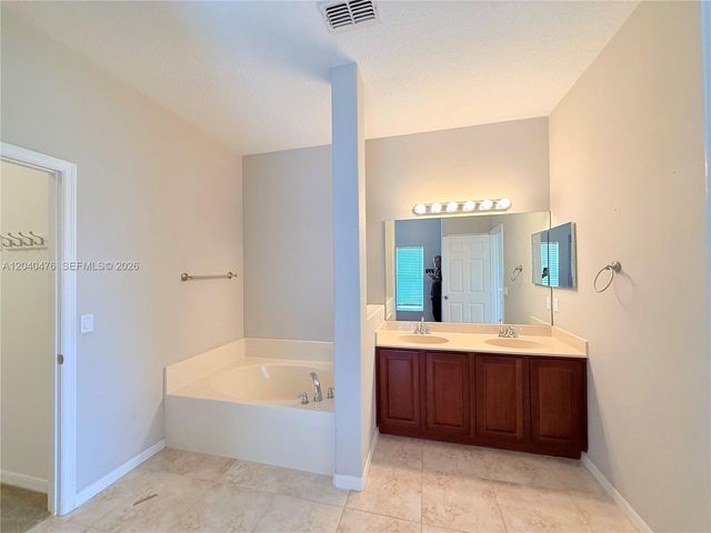 3762 SW Darby Ln, Port St. Lucie, FL 34953