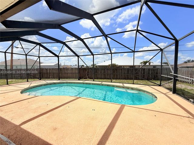3762 SW Darby Ln, Port St. Lucie, FL 34953