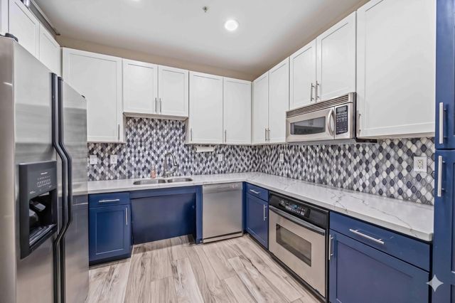 2299 Lone Star Drive 327, Sugar Land, TX 77479