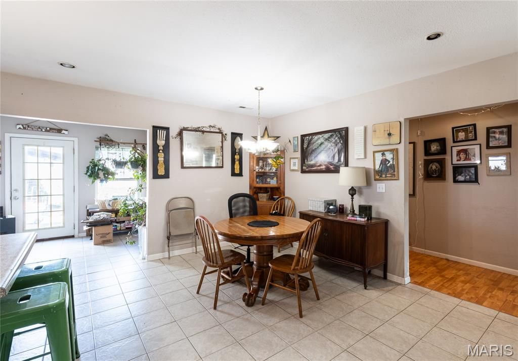 Image 13 of property listing at 18909 Highway 32, Licking, MO 65542