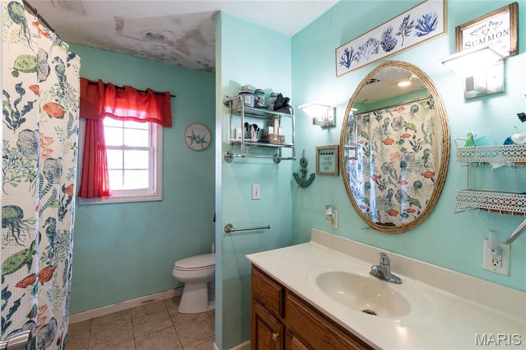 Image 21 of property listing at 18909 Highway 32, Licking, MO 65542