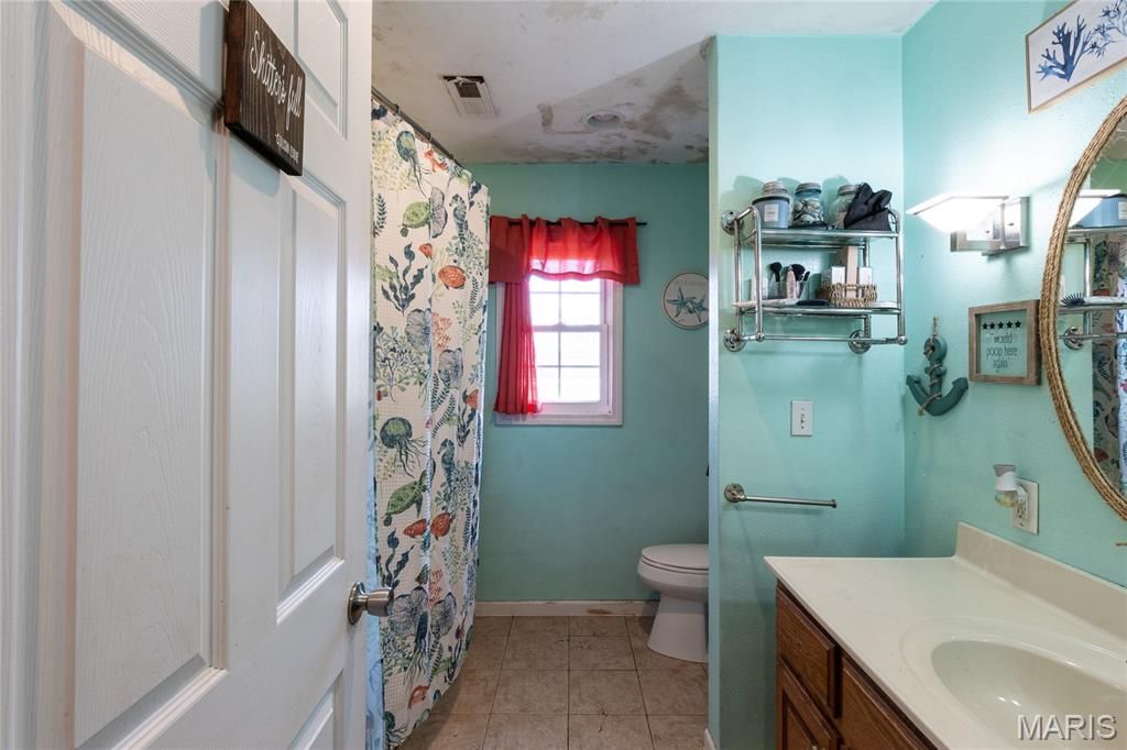 Image 22 of property listing at 18909 Highway 32, Licking, MO 65542