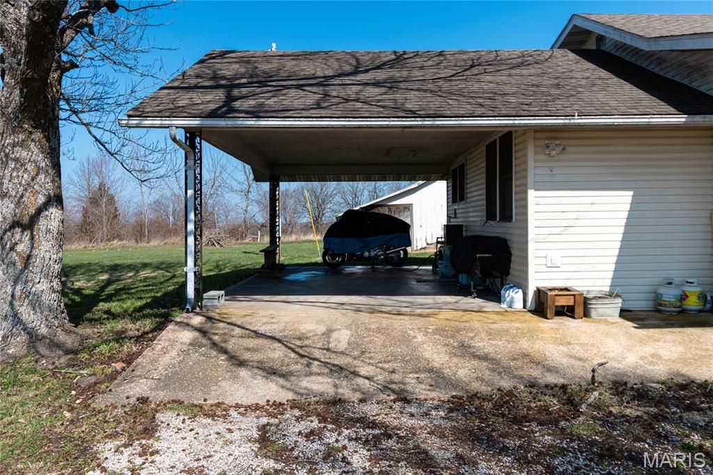 Image 26 of property listing at 18909 Highway 32, Licking, MO 65542