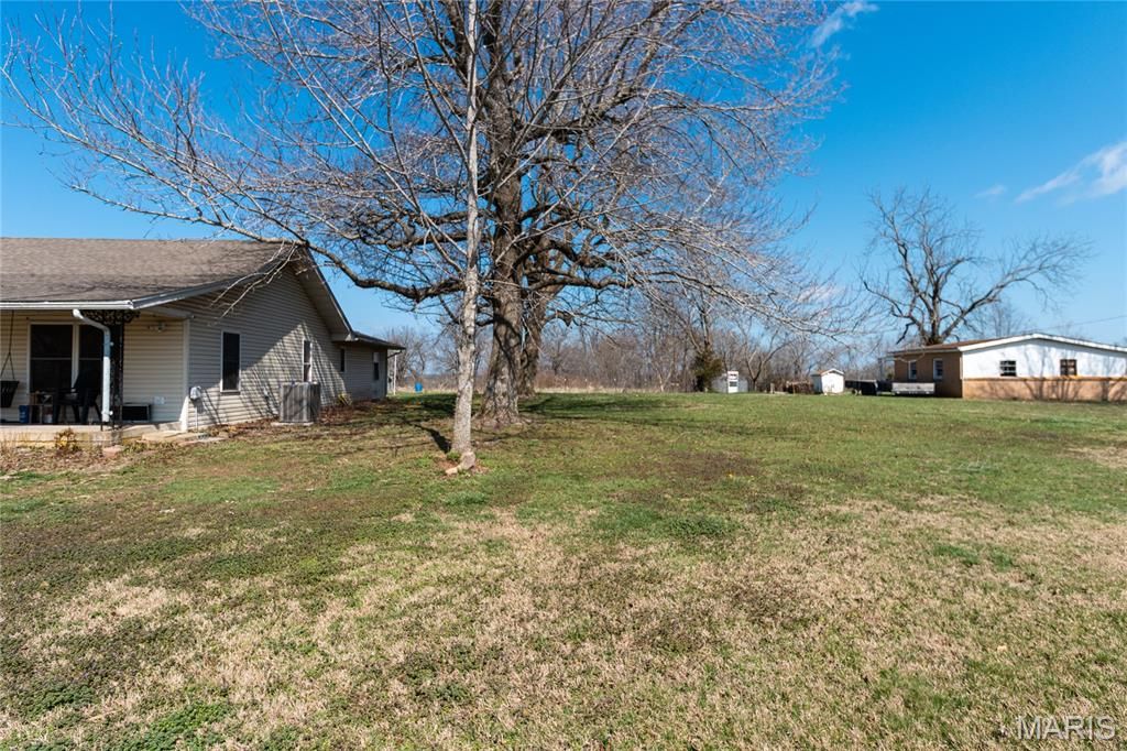 Image 28 of property listing at 18909 Highway 32, Licking, MO 65542
