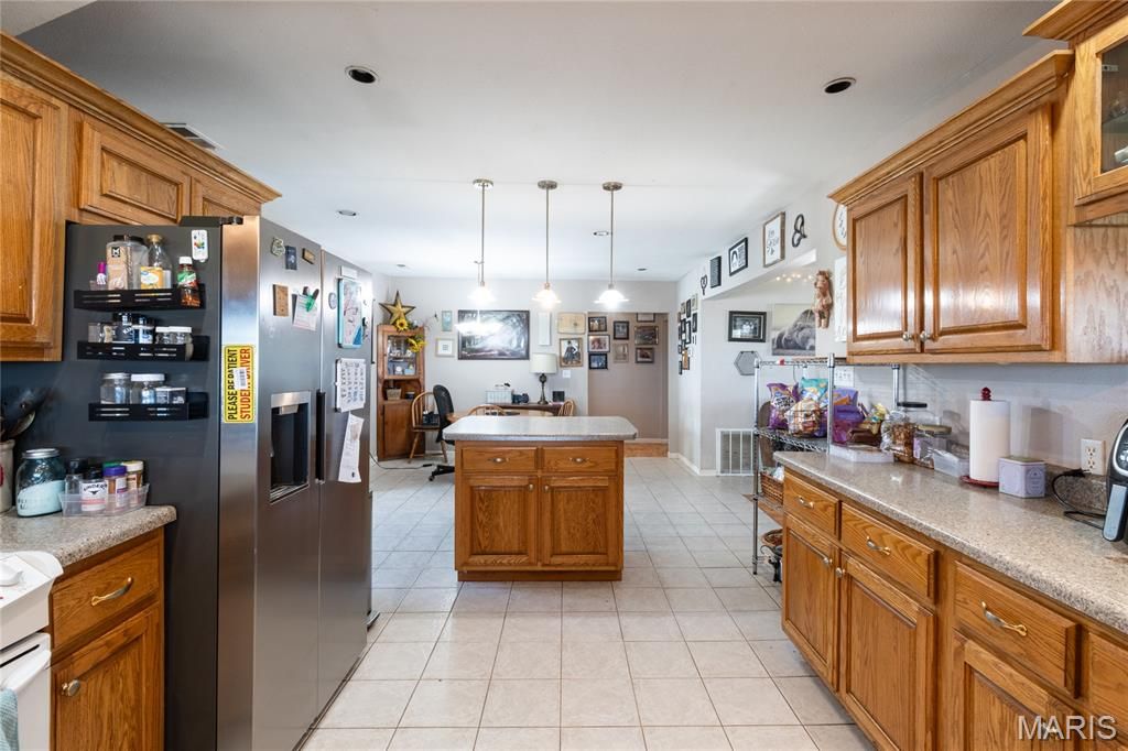 Image 10 of property listing at 18909 Highway 32, Licking, MO 65542