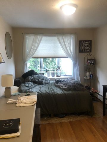4 O 2, Boston, MA 02127