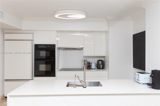 1830 S Ocean Dr 2108, Hallandale Beach, FL 33009