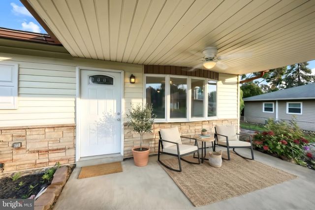 2435 DUNBAR RD, York, PA 17408