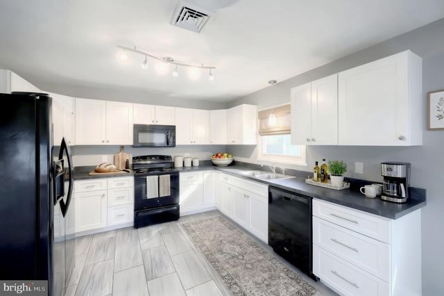 2435 DUNBAR RD, York, PA 17408