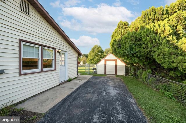 2435 DUNBAR RD, York, PA 17408