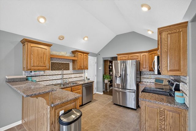 3291 N Eakins Avenue, Springfield, MO 65803