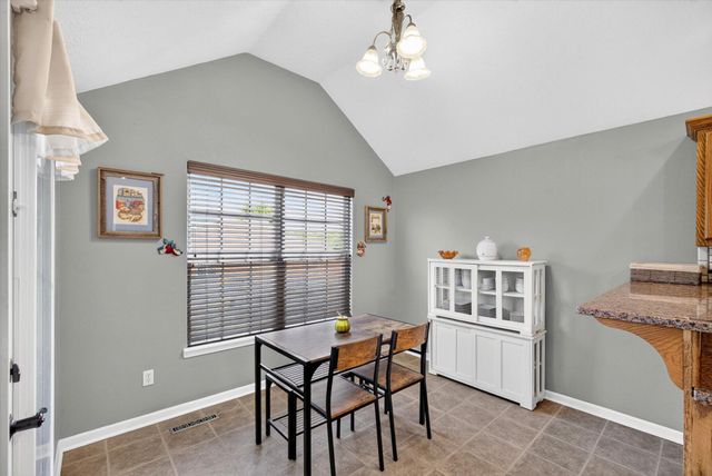 3291 N Eakins Avenue, Springfield, MO 65803
