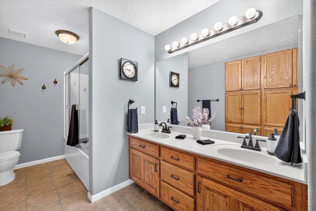 3291 N Eakins Avenue, Springfield, MO 65803