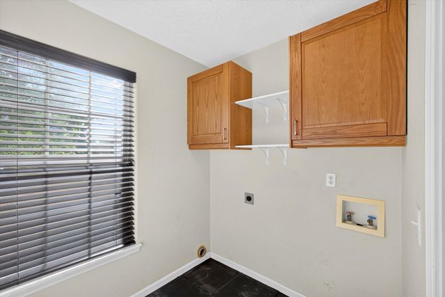 3291 N Eakins Avenue, Springfield, MO 65803
