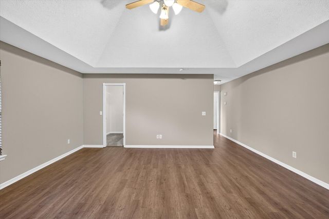 3291 N Eakins Avenue, Springfield, MO 65803