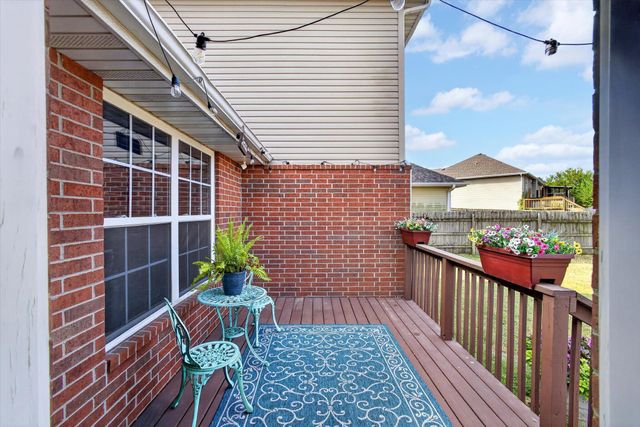 3291 N Eakins Avenue, Springfield, MO 65803