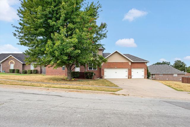 3291 N Eakins Avenue, Springfield, MO 65803