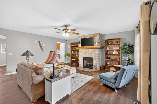 3291 N Eakins Avenue, Springfield, MO 65803