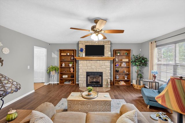 3291 N Eakins Avenue, Springfield, MO 65803