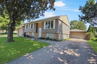 2306 Fernhill Drive, Valparaiso, IN 46385