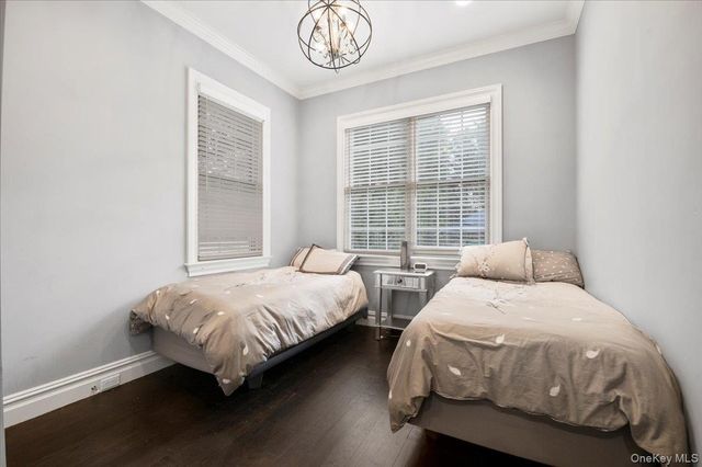 335 Summit Avenue, Cedarhurst, NY 11516