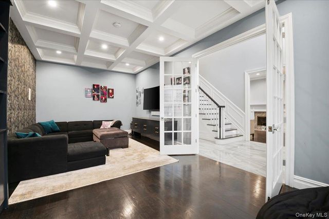 335 Summit Avenue, Cedarhurst, NY 11516