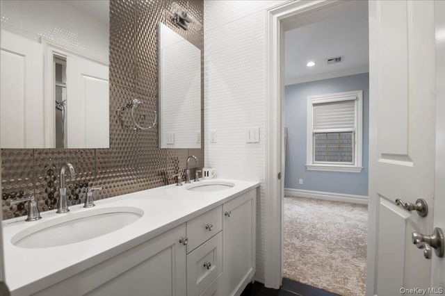 335 Summit Avenue, Cedarhurst, NY 11516