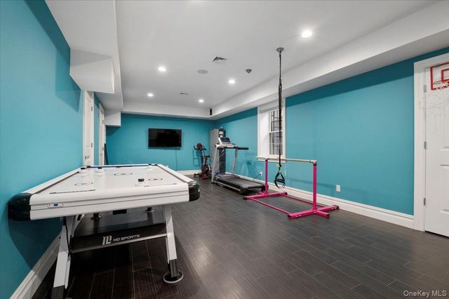 335 Summit Avenue, Cedarhurst, NY 11516