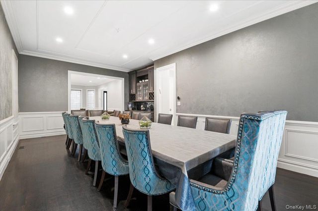 335 Summit Avenue, Cedarhurst, NY 11516