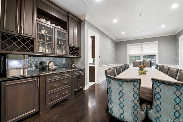 335 Summit Avenue, Cedarhurst, NY 11516